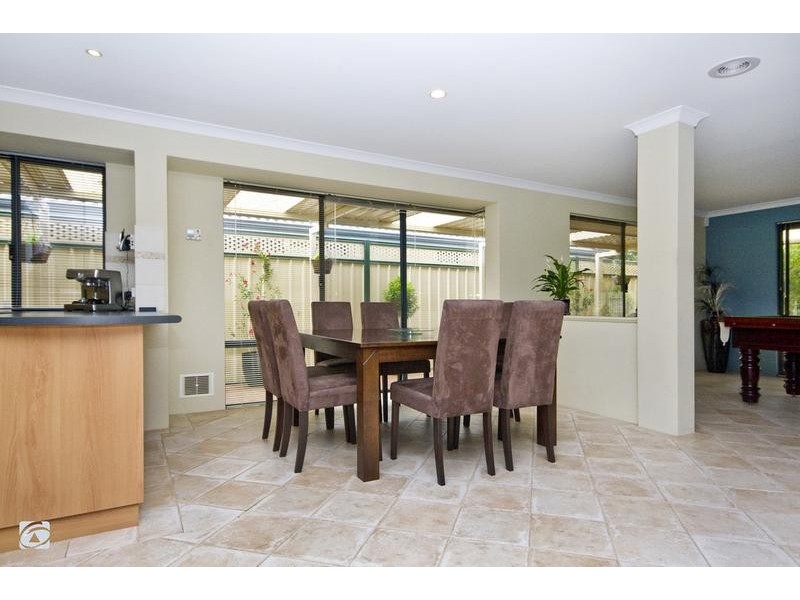 14 Gillen Way, Success WA 6164