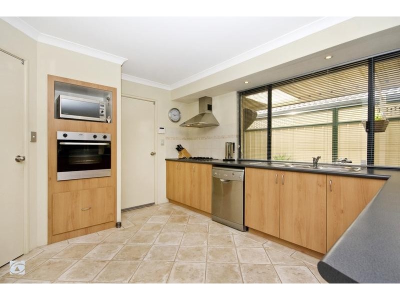 14 Gillen Way, Success WA 6164