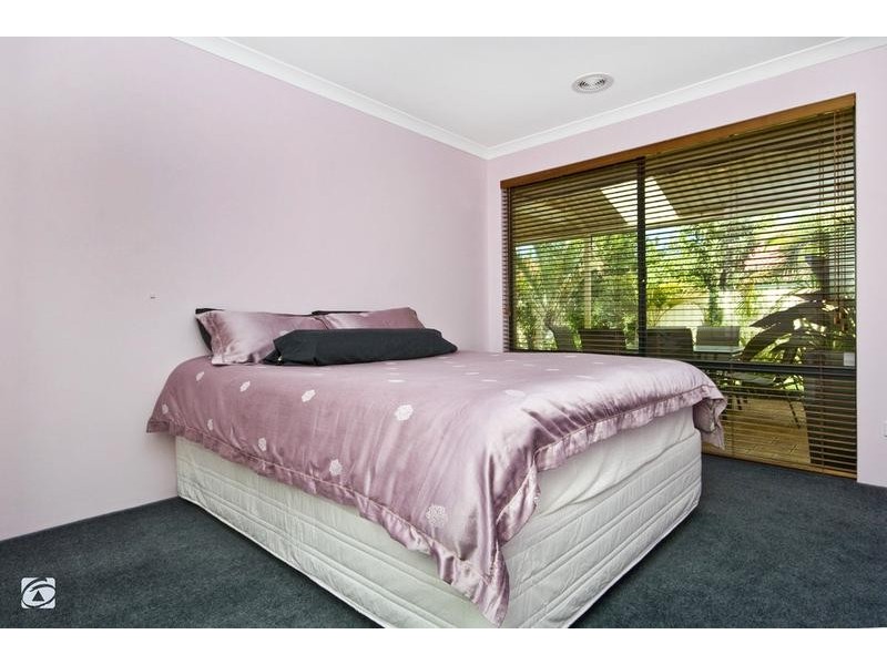 14 Gillen Way, Success WA 6164