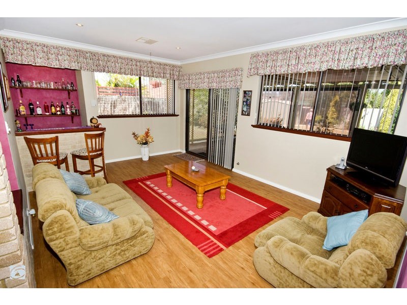 8 Crake Place, Yangebup WA 6164