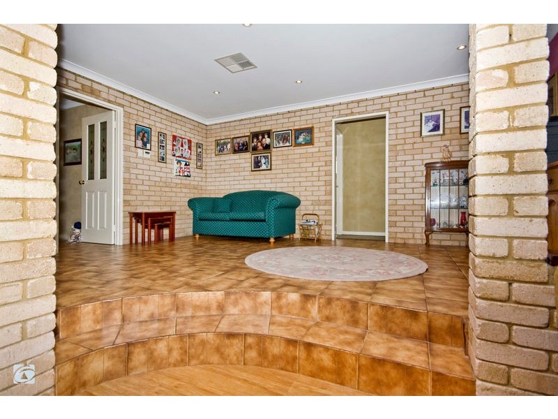 8 Crake Place, Yangebup WA 6164