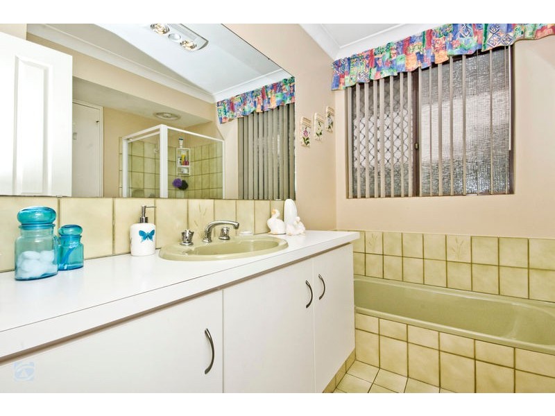 8 Crake Place, Yangebup WA 6164