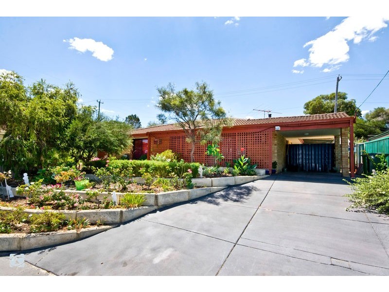 11 Pond Place, South Lake WA 6164
