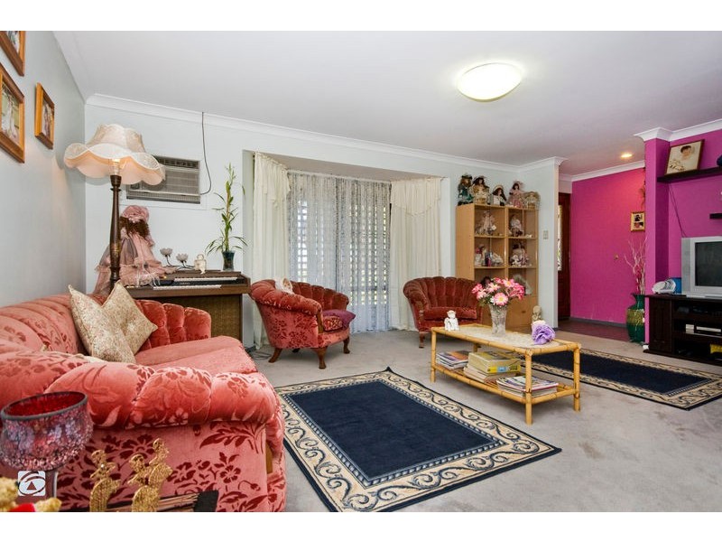 11 Pond Place, South Lake WA 6164