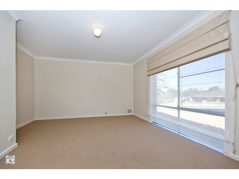 6 Christie Court, Yangebup WA 6164