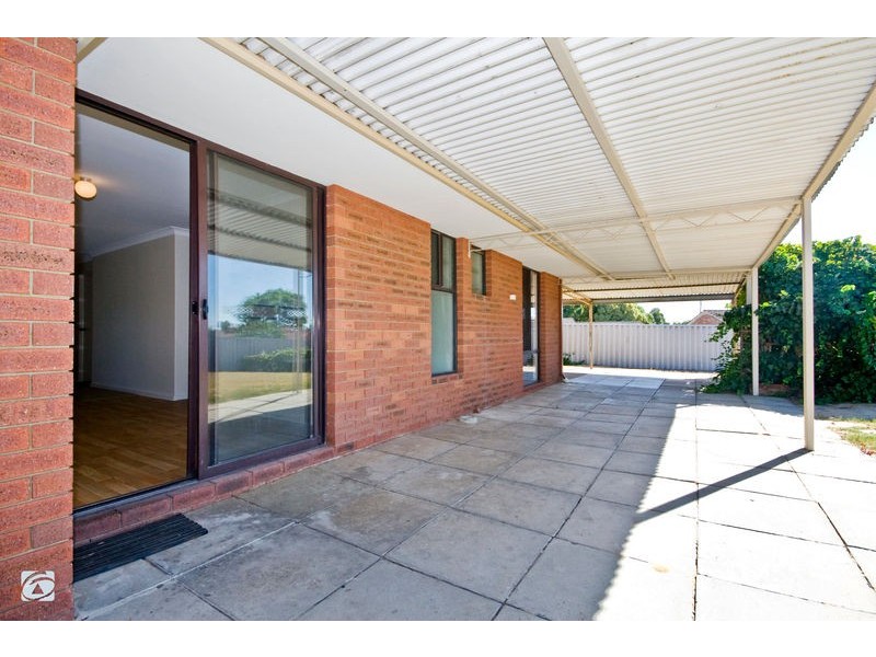 6 Christie Court, Yangebup WA 6164
