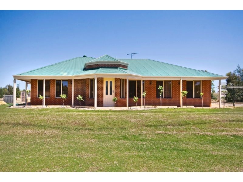 132 Bullock Drive, Oakford WA 6121
