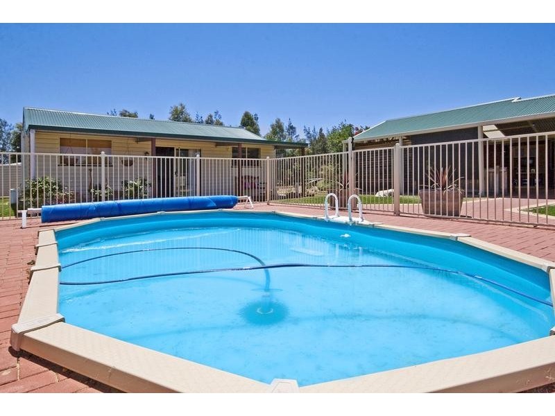 132 Bullock Drive, Oakford WA 6121