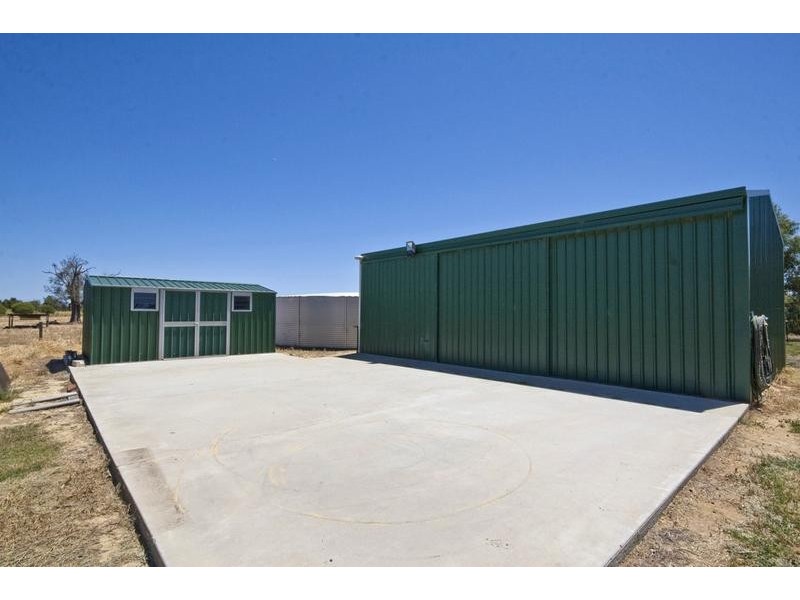 132 Bullock Drive, Oakford WA 6121