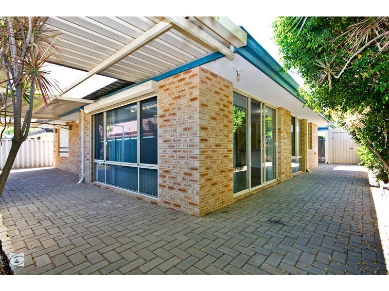 1 Citrus Loop, South Lake WA 6164