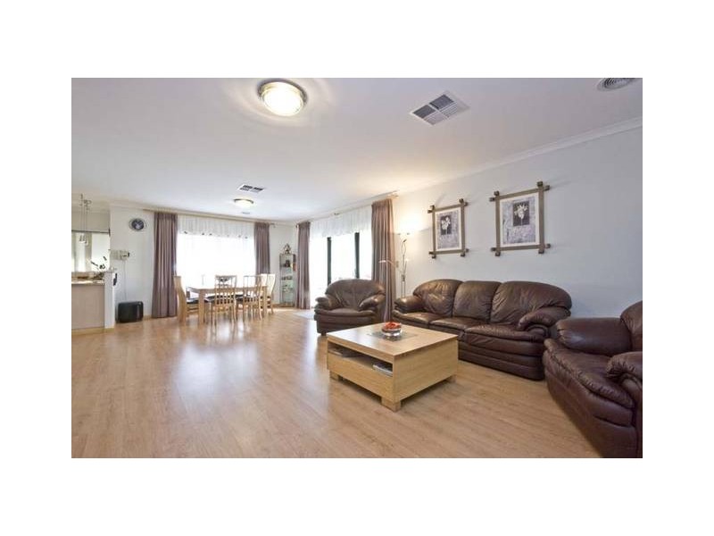 27 Bluebush Avenue, Beeliar WA 6164