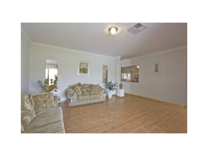 27 Bluebush Avenue, Beeliar WA 6164