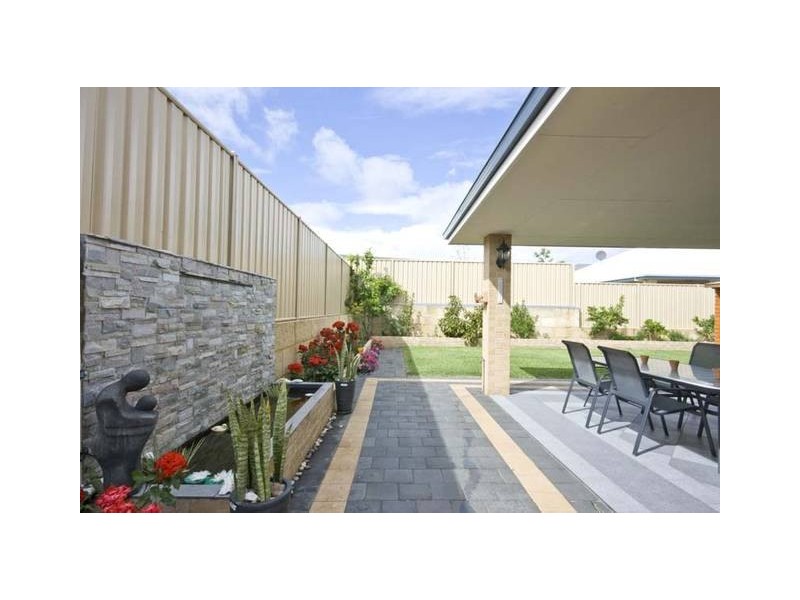 27 Bluebush Avenue, Beeliar WA 6164