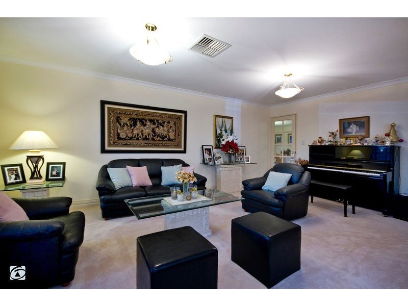 39 Sciano Avenue, Success WA 6164