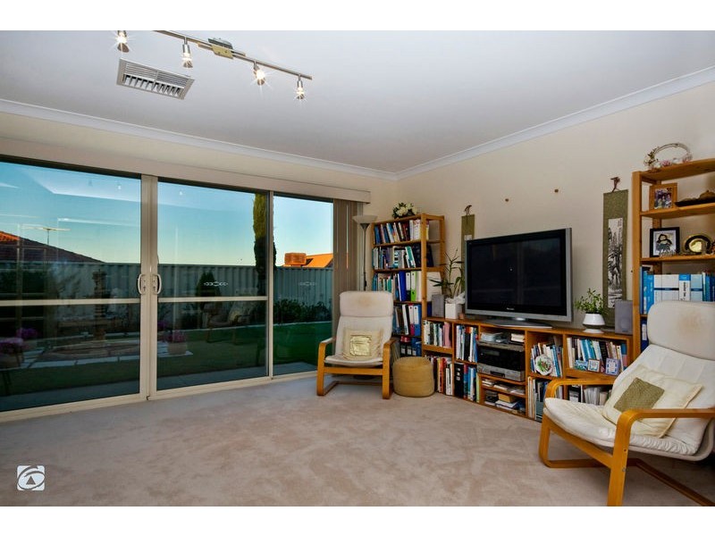 39 Sciano Avenue, Success WA 6164