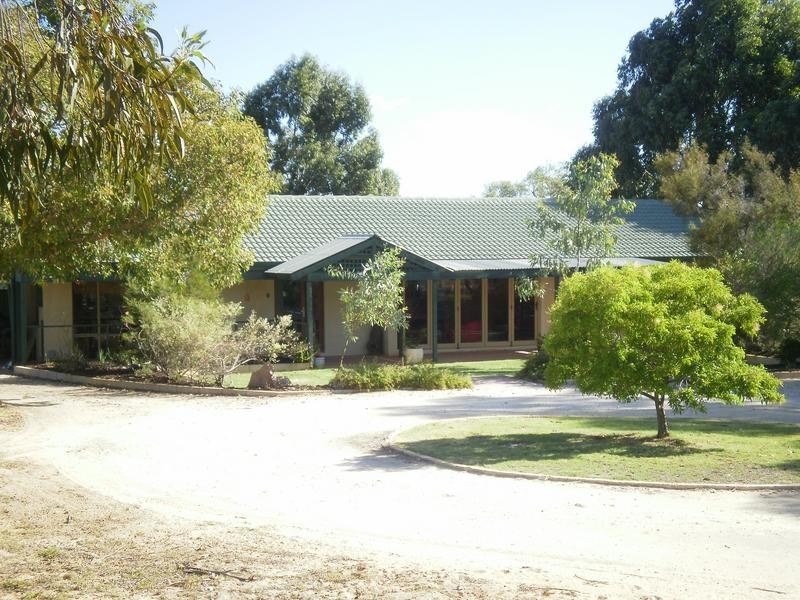 124 Magenup Drive, Wandi WA 6167