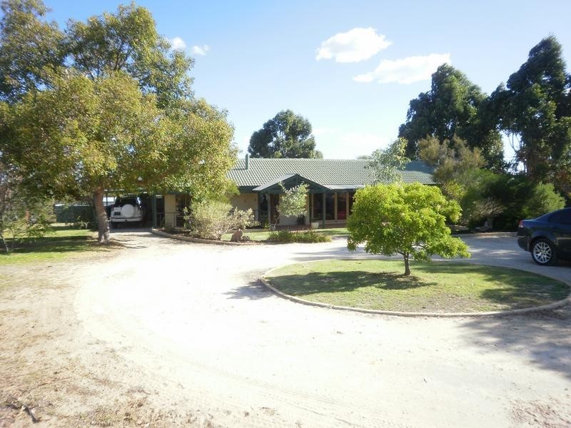 124 Magenup Drive, Wandi WA 6167