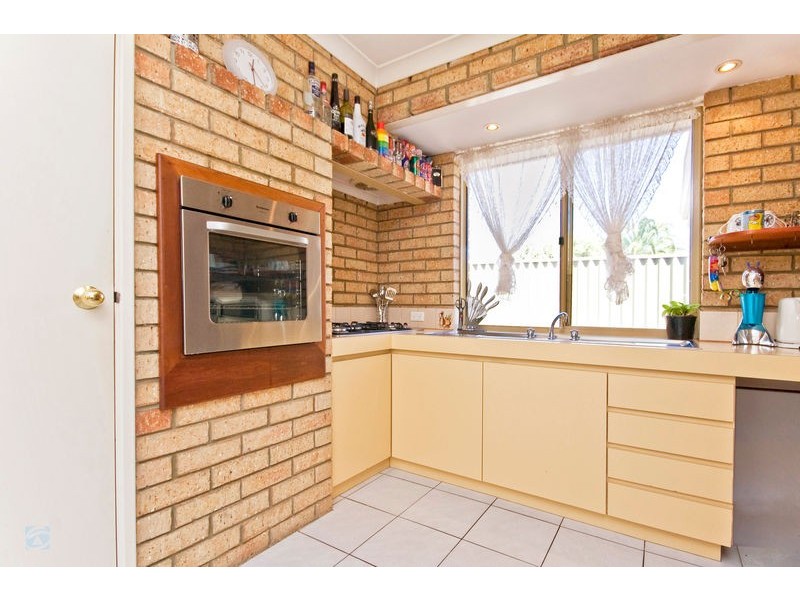 17 Jeavons Place, South Lake WA 6164