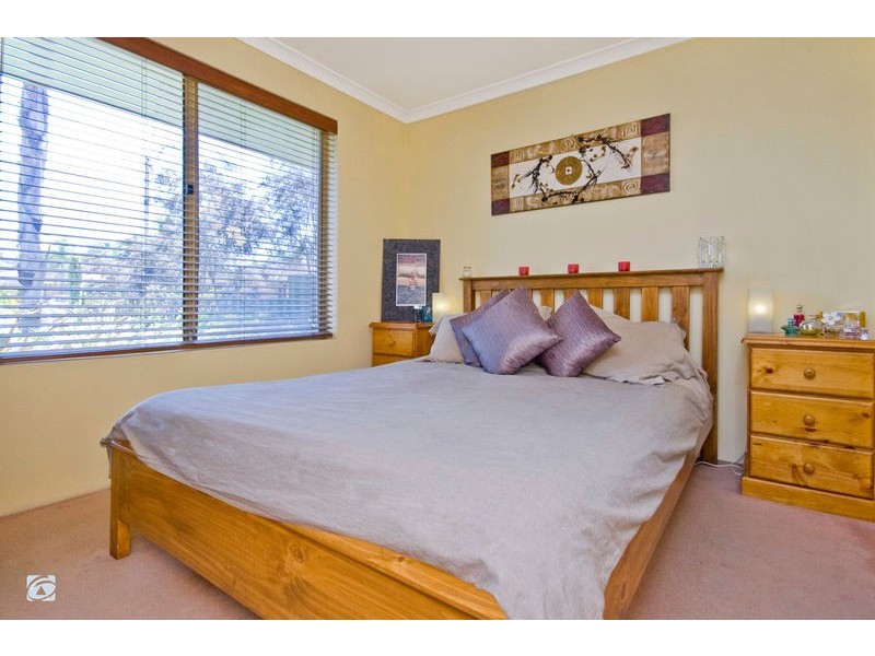 17 Jeavons Place, South Lake WA 6164