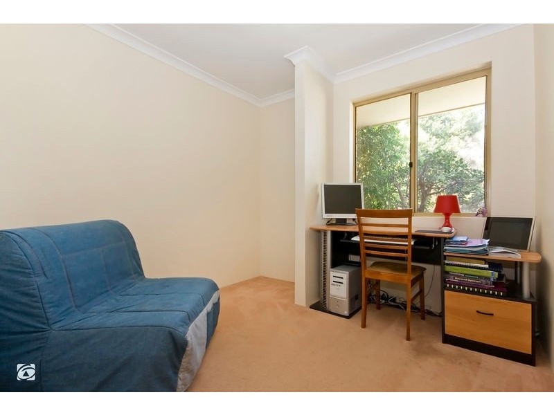 17 Jeavons Place, South Lake WA 6164