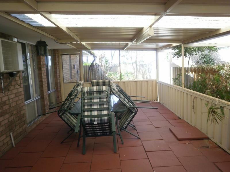 15 Meadowbank Tce, South Lake WA 6164