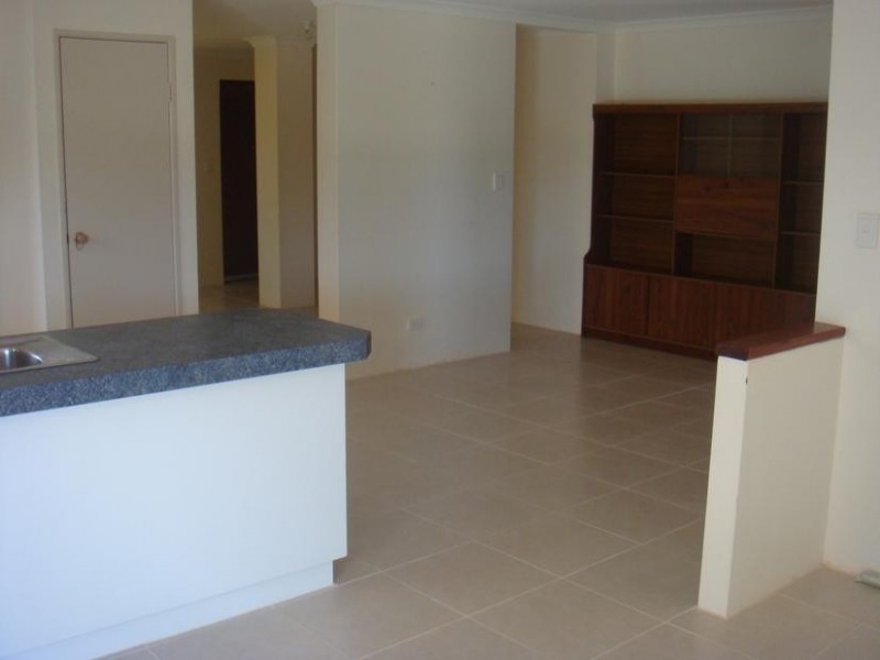 11 Impson Gardens, South Lake WA 6164