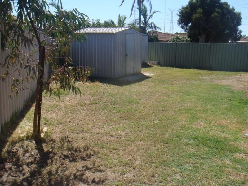 11 Impson Gardens, South Lake WA 6164