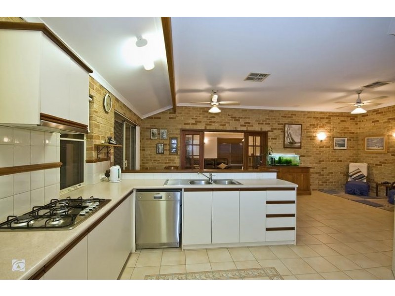 8 Jilakin Loop, Canning Vale WA 6155