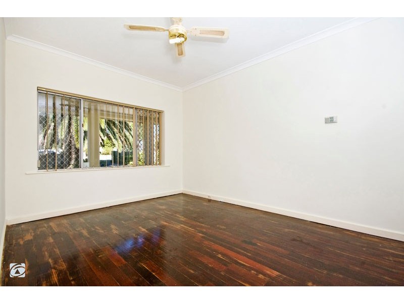 40 Williams Road, Coolbellup WA 6163