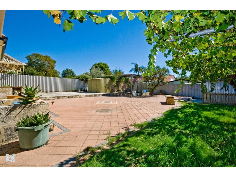40 Williams Road, Coolbellup WA 6163