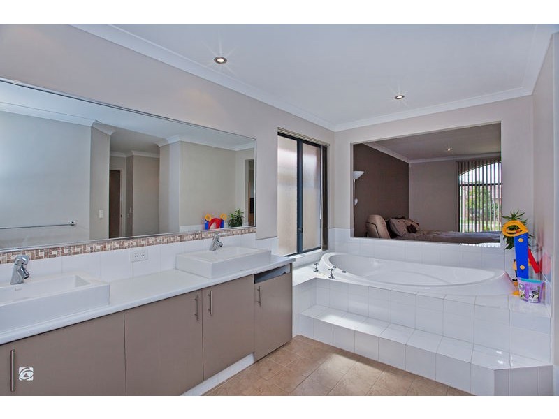 43 Kesiya Turn, Aubin Grove WA 6164