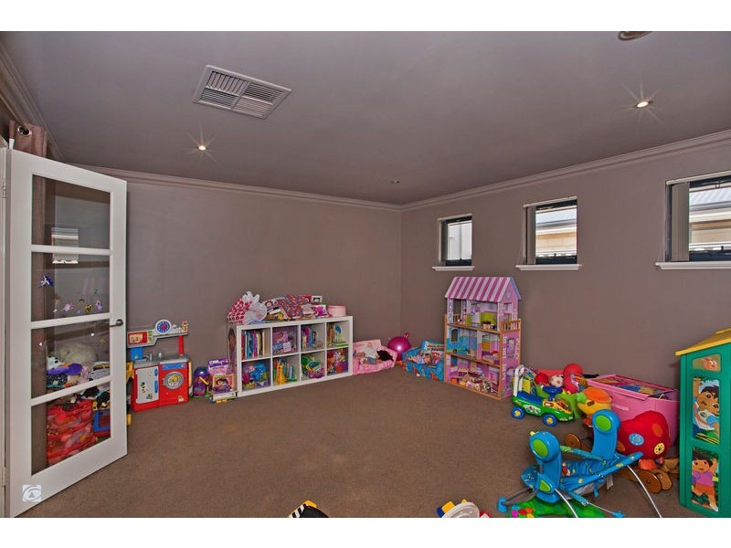 43 Kesiya Turn, Aubin Grove WA 6164