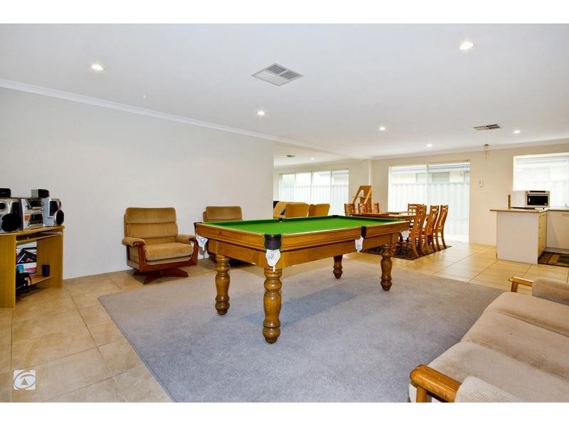 11 Kinglake Way, Aubin Grove WA 6164