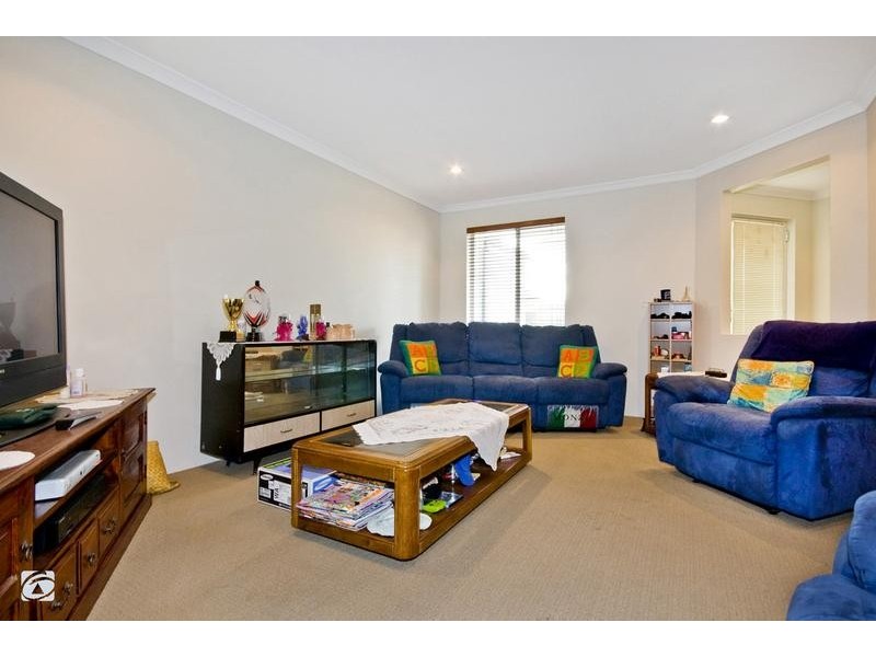 11 Kinglake Way, Aubin Grove WA 6164