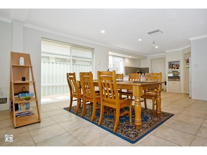11 Kinglake Way, Aubin Grove WA 6164