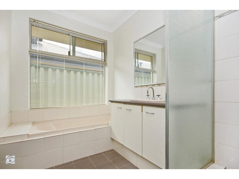 11 Kinglake Way, Aubin Grove WA 6164