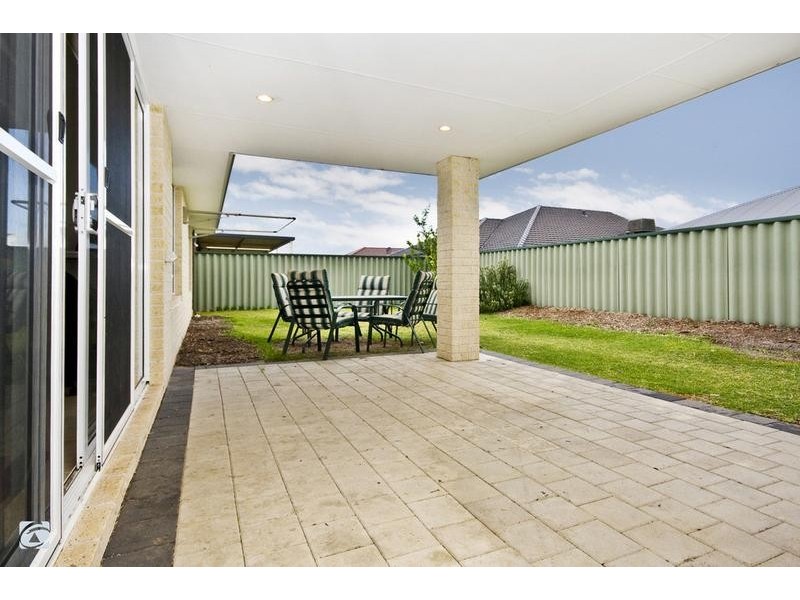 11 Kinglake Way, Aubin Grove WA 6164