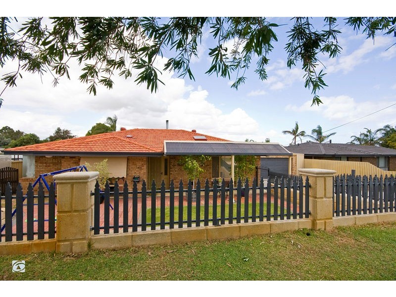26 Blackthorne Crescent, South Lake WA 6164