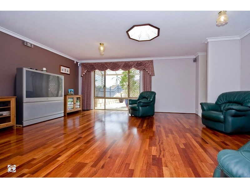 26 Blackthorne Crescent, South Lake WA 6164
