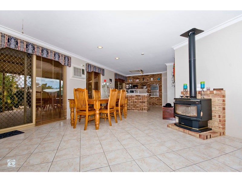 26 Blackthorne Crescent, South Lake WA 6164