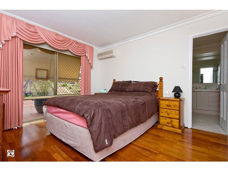 26 Blackthorne Crescent, South Lake WA 6164