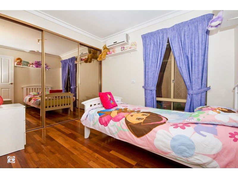 26 Blackthorne Crescent, South Lake WA 6164