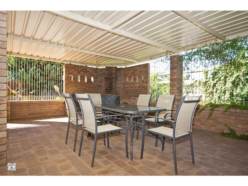4 Plover Drive, Yangebup WA 6164