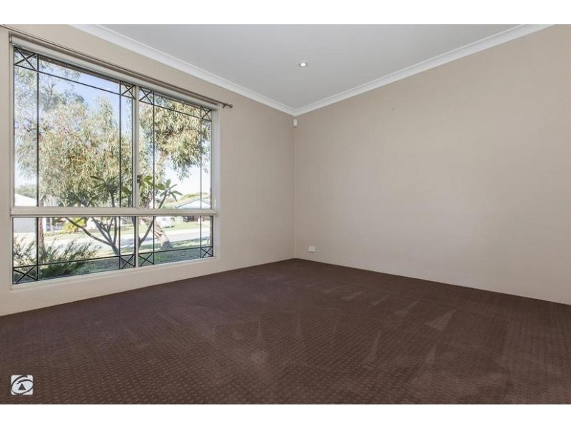 43 Bolderwood Drive, South Lake WA 6164