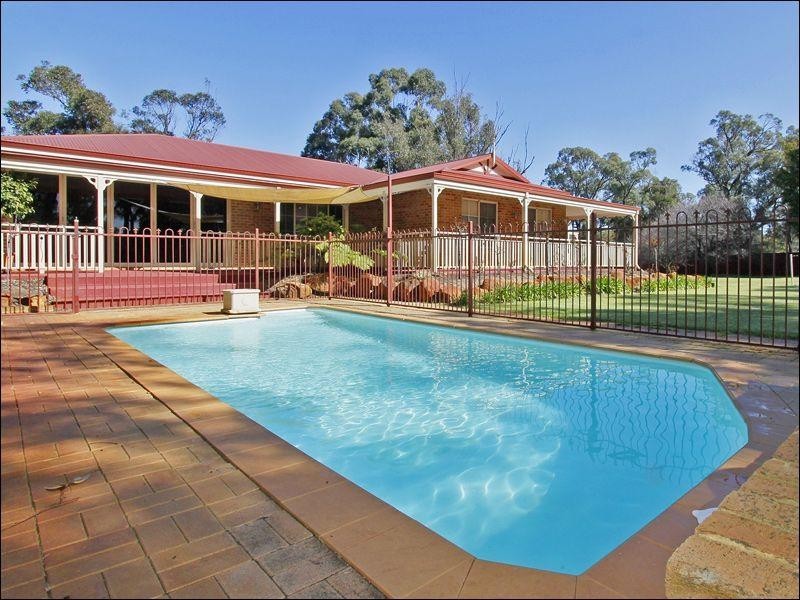 49 Mandogalup Road, Mandogalup WA 6167