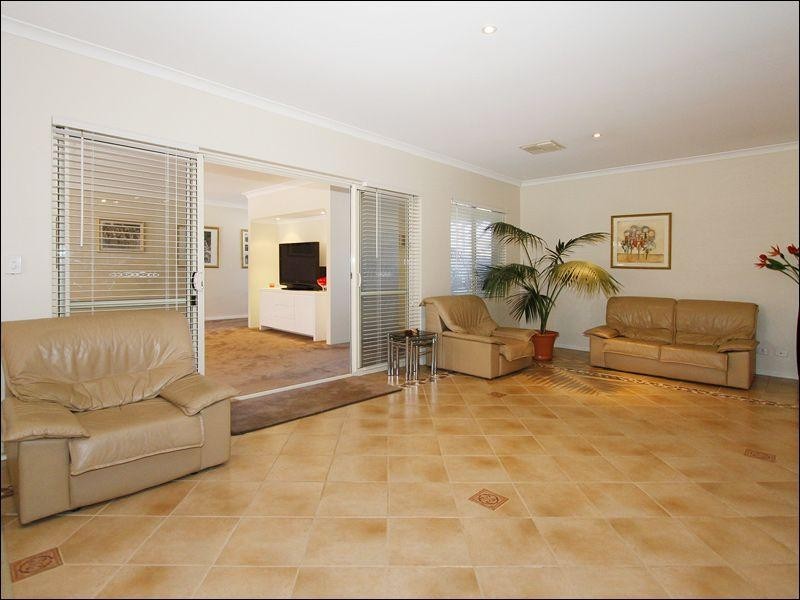 49 Mandogalup Road, Mandogalup WA 6167