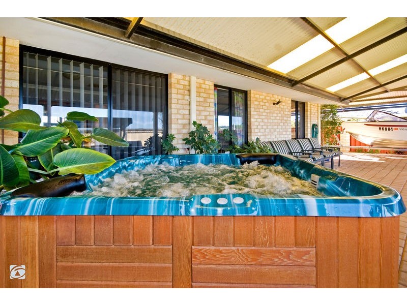 22 Yangebup Road, Yangebup WA 6164