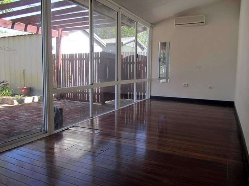 13 Clinton Avenue, St James WA 6102