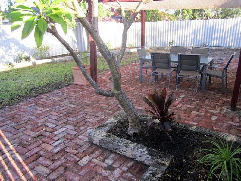 13 Clinton Avenue, St James WA 6102