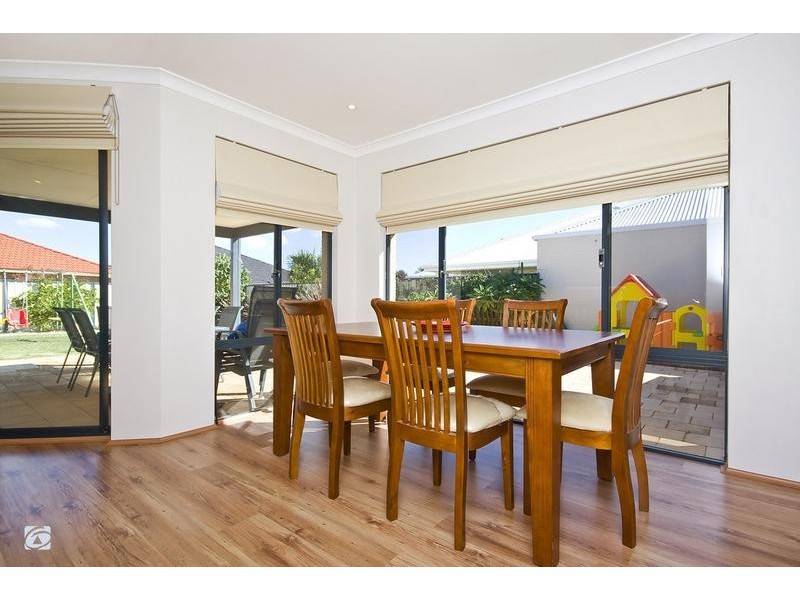27 Beaumont Parkway, Success WA 6164